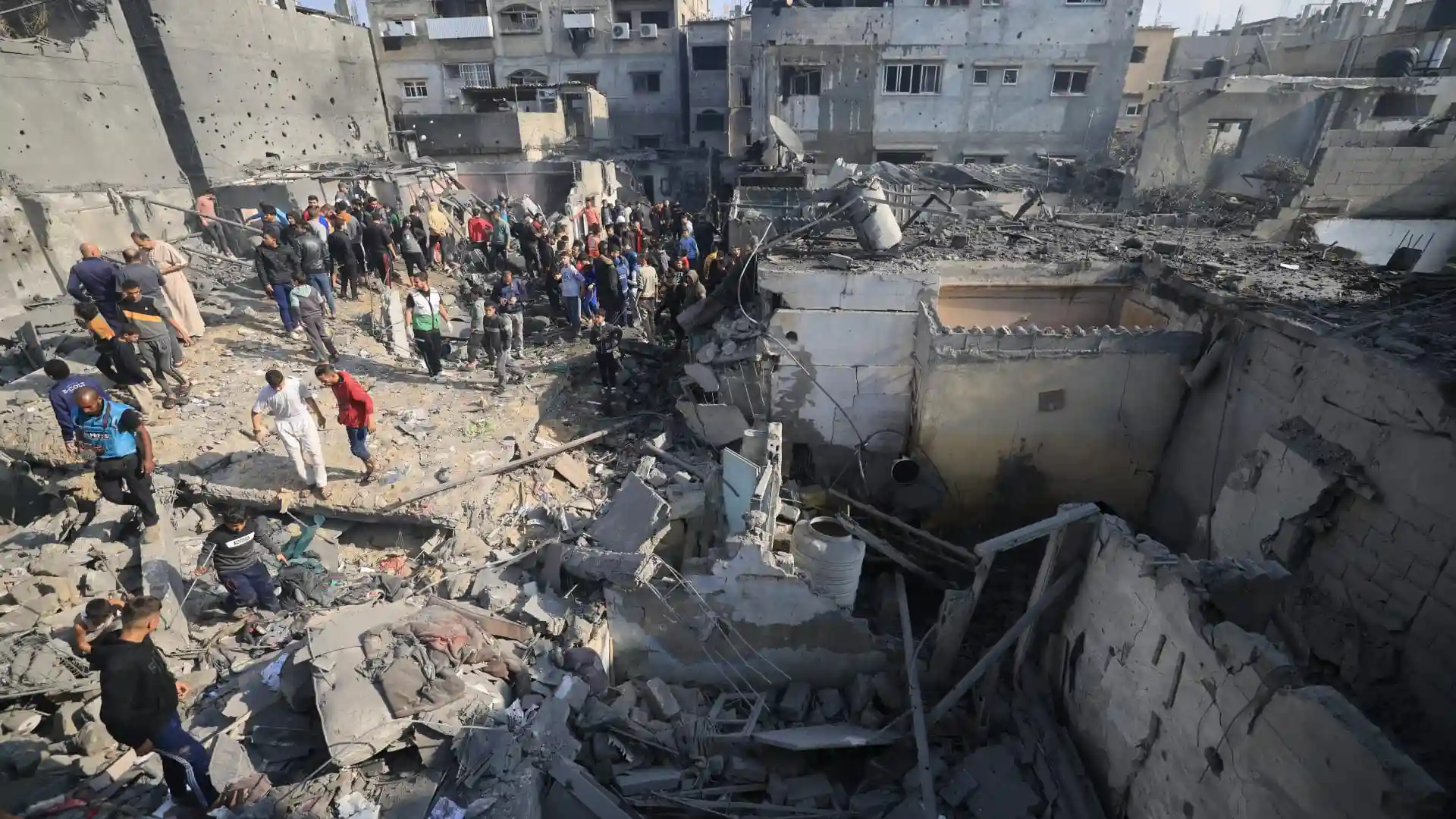 مفوض الأمم المتحدة لحقوق الإنسان يعلق على استئناف "العمليات العدائية" في غزة